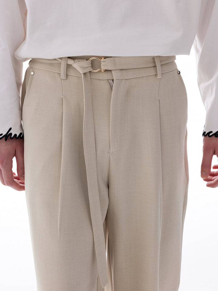 Hose mit weitem Bein und Metallverschluss