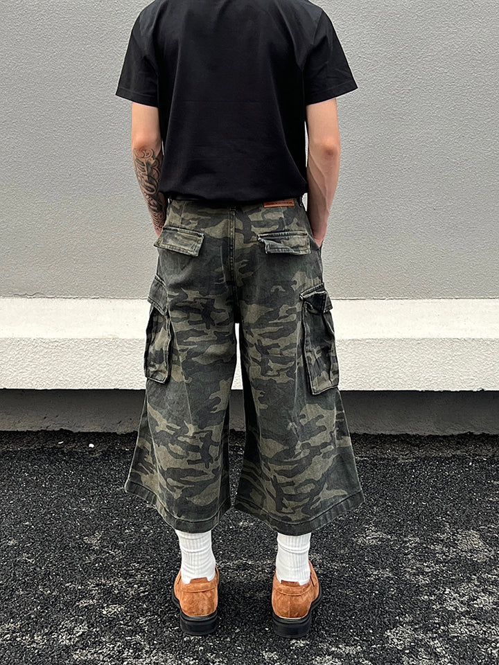 Cropped Camouflage Cargo Pants