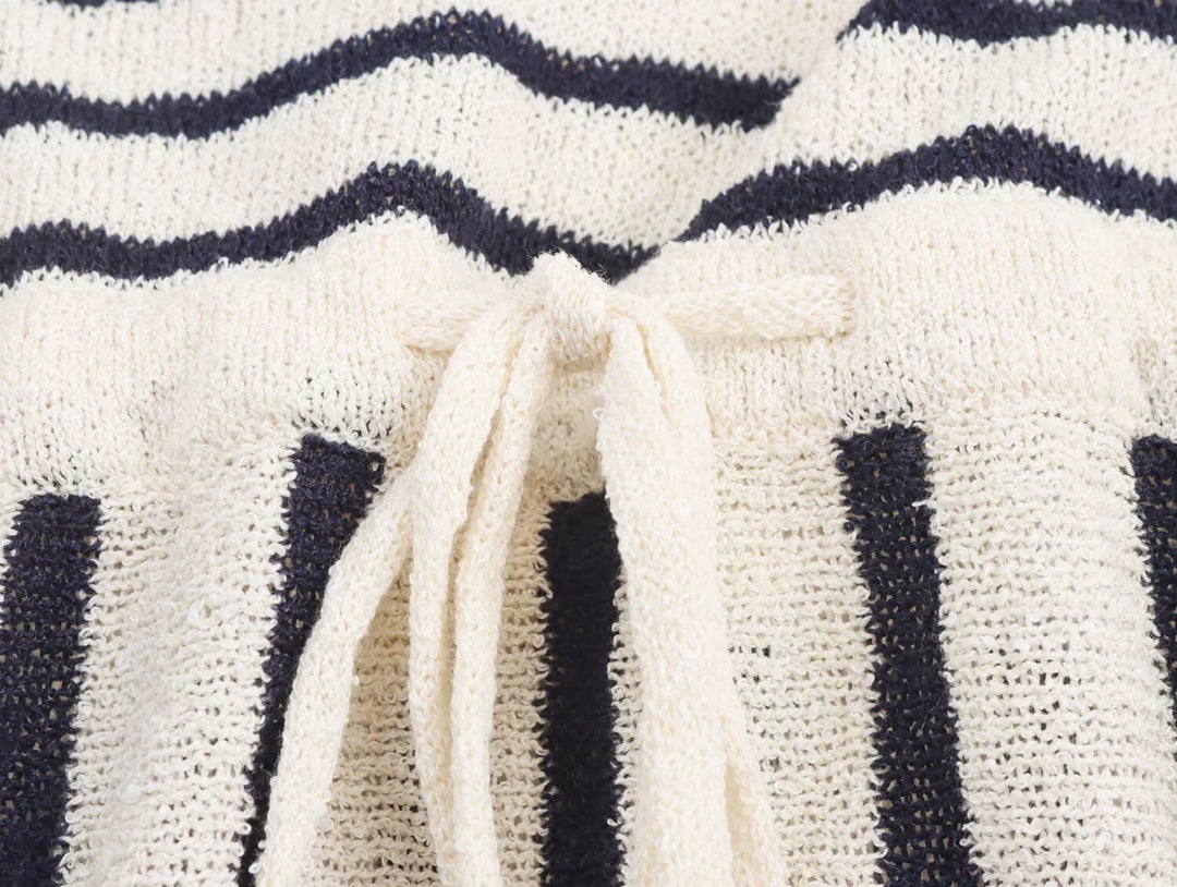 فستان صيفي بدون أكمام محبوك مخطط مع حبل سحب