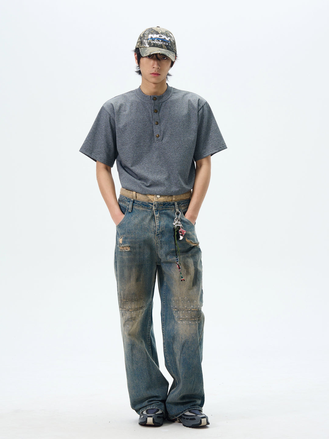 Jeans pantaloni larghi dritti in stile retro e strappati