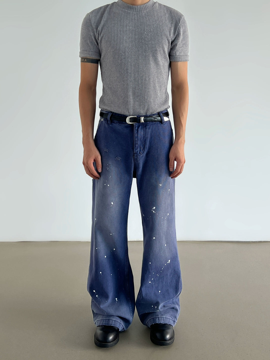 Loose Fit Washed Ripped Jeans