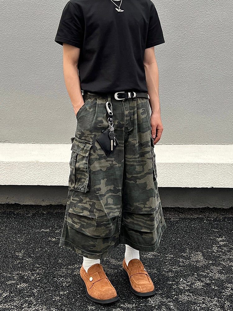 Cropped Camouflage Cargo Pants