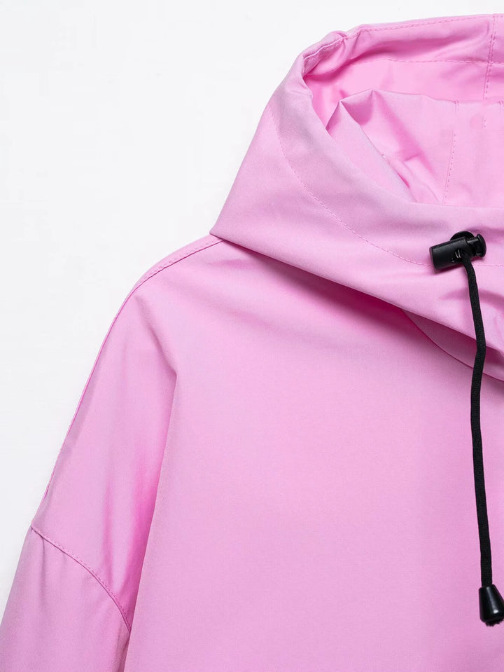 جاكيت واقي من الرياح بغطاء رأس مع جيب أمامي