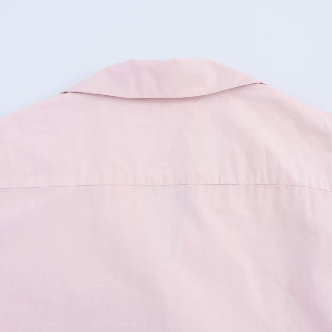 カジュアルシャツとワイドレッグパンツセット