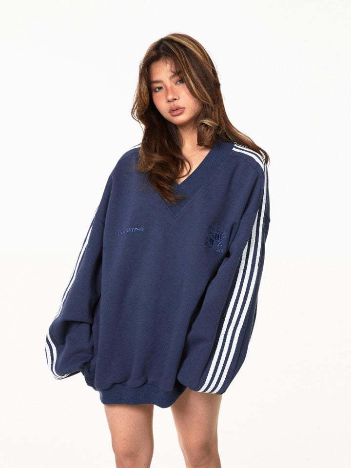 V-Neck Oversize College Style Sweatshirt