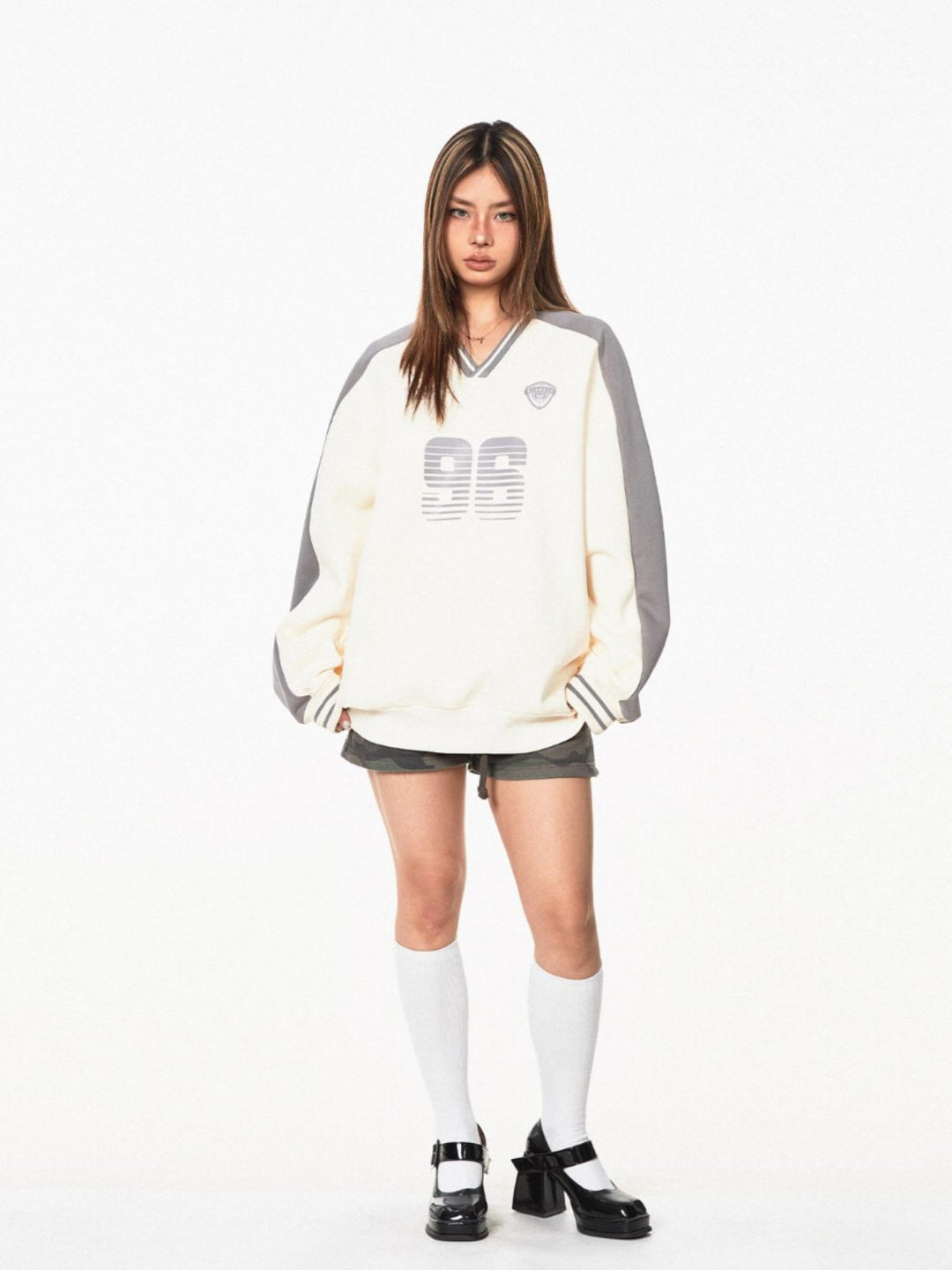 Retro Contrast V-neck Sweatshirt