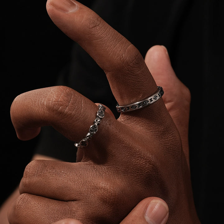 Gothic růžový lebkový vzor vrstvené prsteny