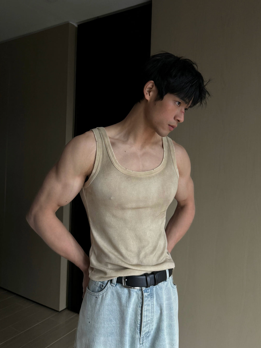 Heavy-Duty Slim Fit Sleeveless Vest