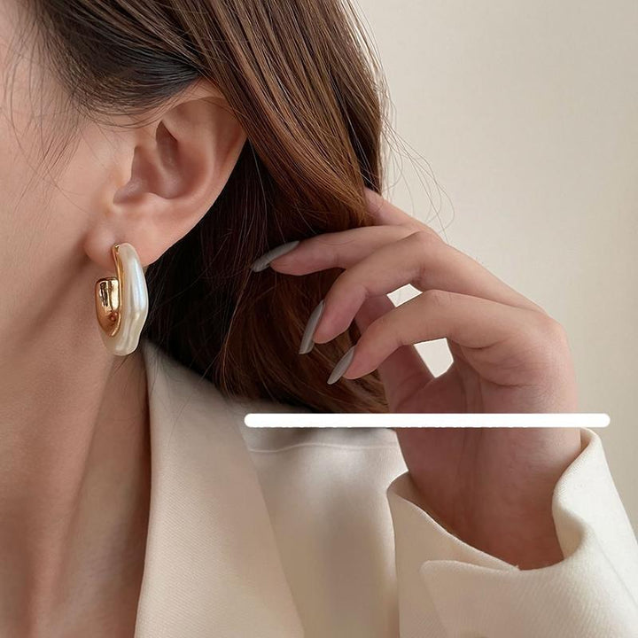 Geometric U-Shaped Pearl Earrings