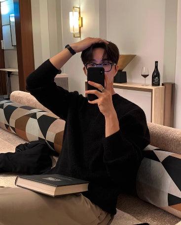 Loose Fit Crewneck Sweater