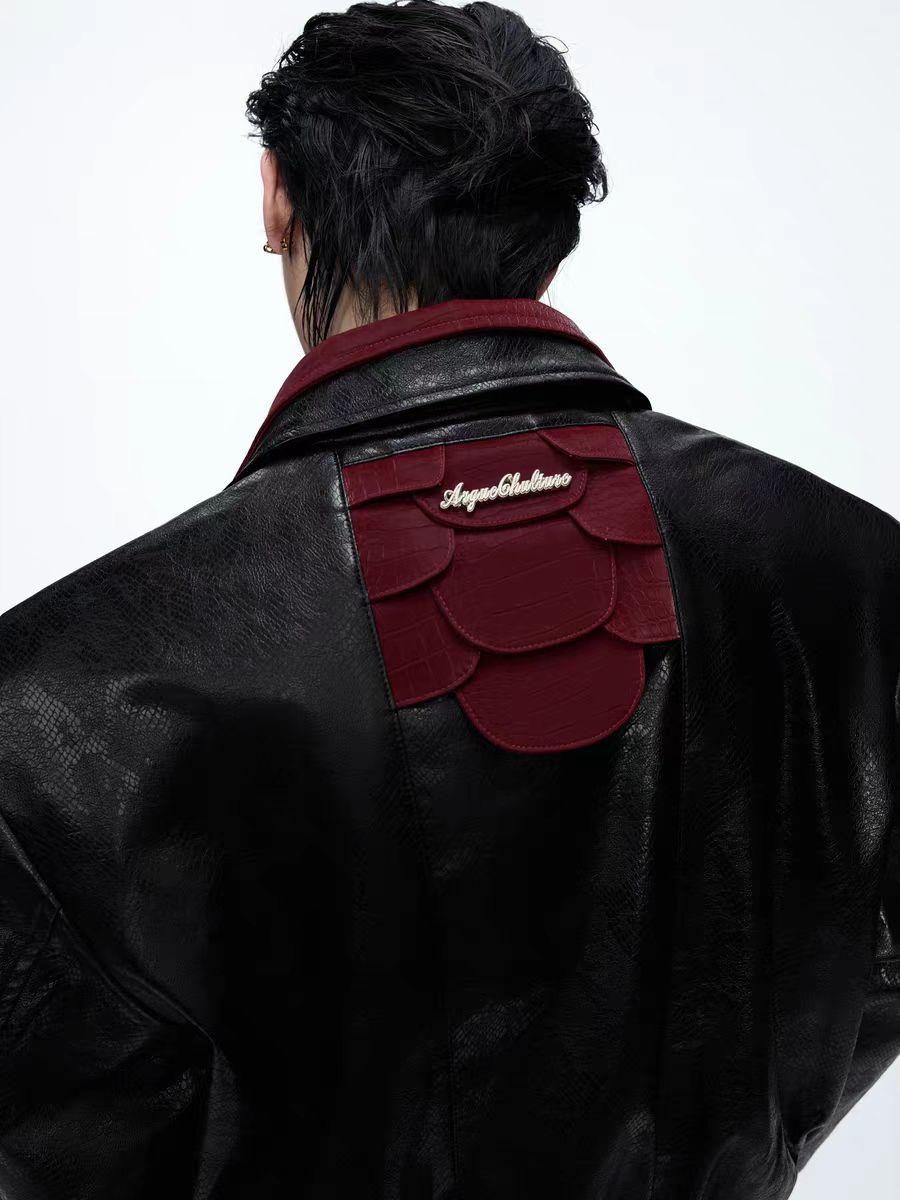 光沢のあるヘビ革コントラストステッチレザージャケット 