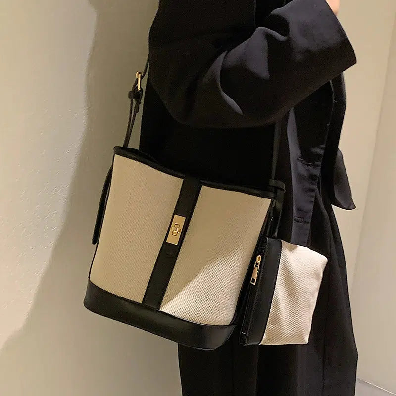 Adjustable Strap Bucket Shaped Bag