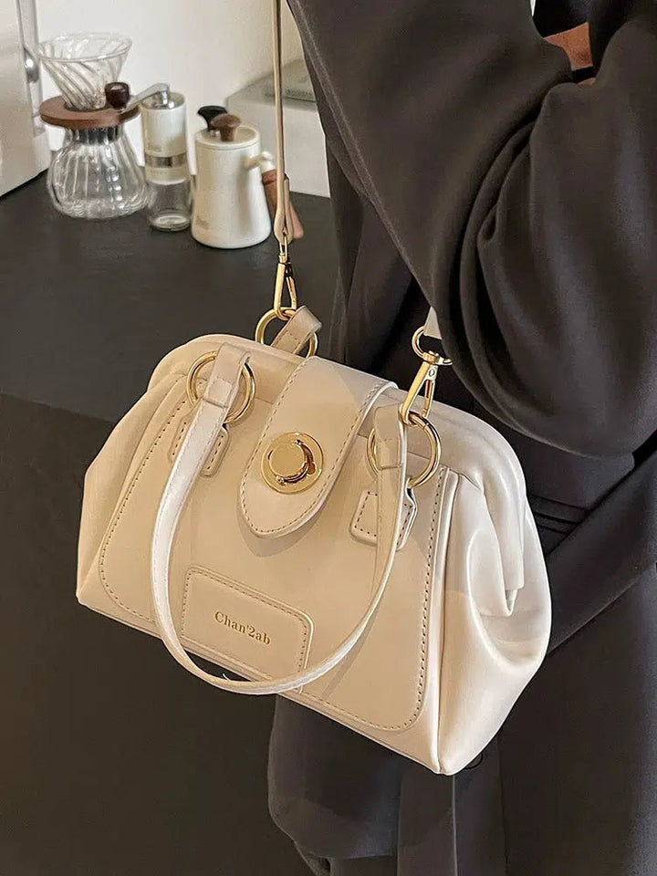 Adjustable Strap Sleek Shoulder Handbag