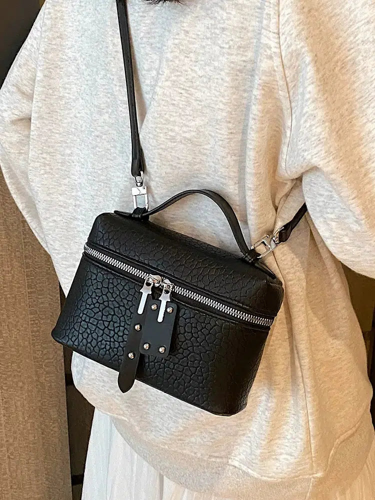 Adjustable Strap Textured Carry Bag