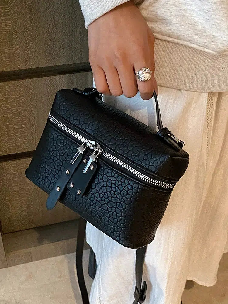 Adjustable Strap Textured Carry Bag