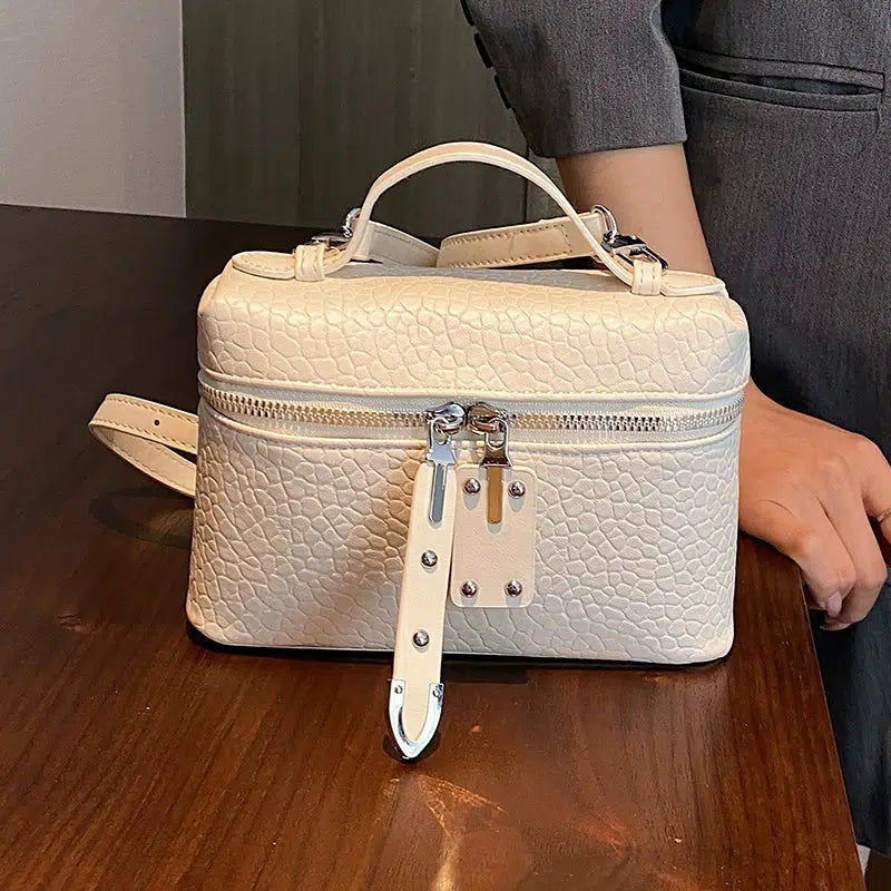 Adjustable Strap Textured Carry Bag