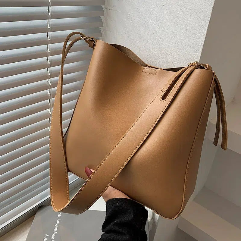 Adjustable Straps Leather Bucket Bag