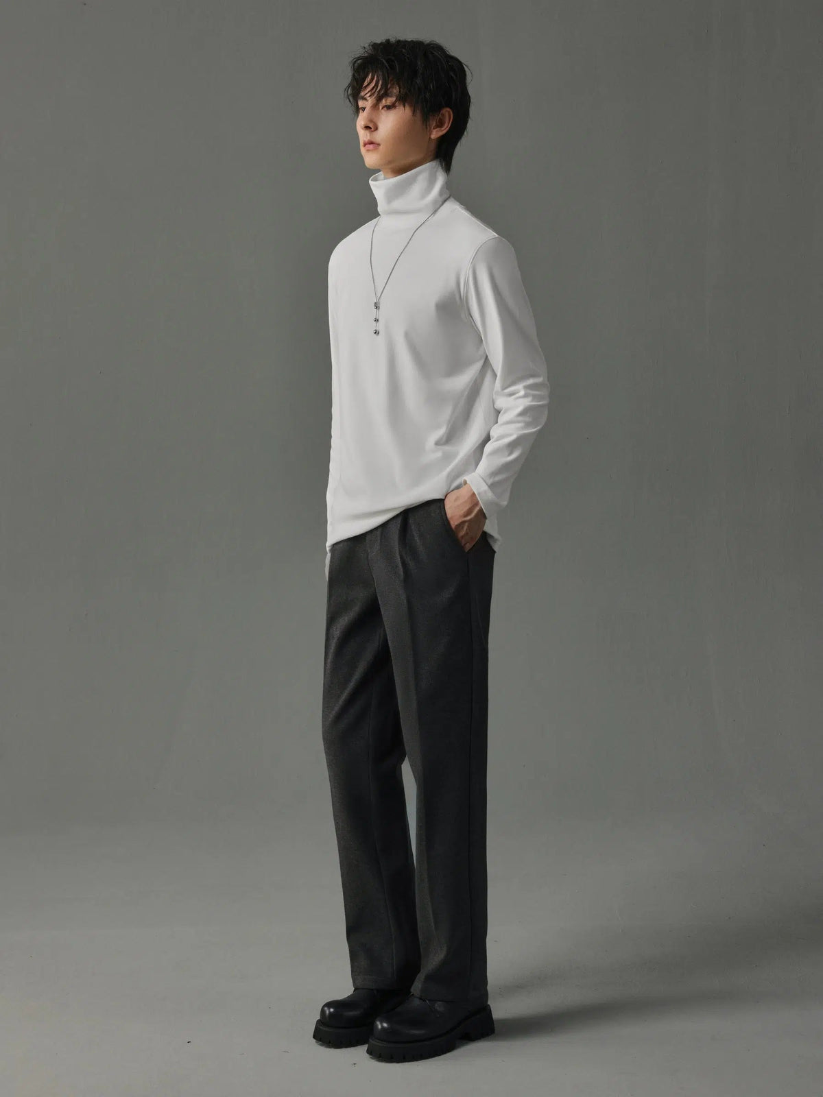Slim Tapered Pleated Pants