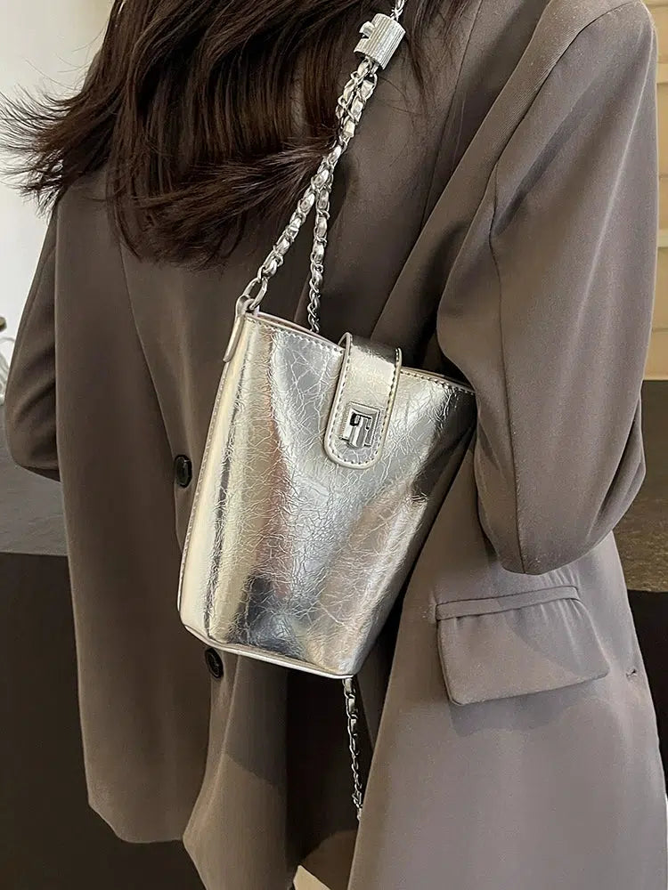 Chain Strap Bucket Bag