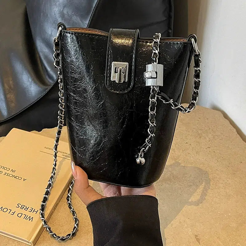 Chain Strap Bucket Bag