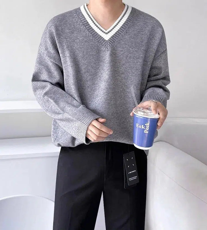 Color-blocked V-neck Sweater