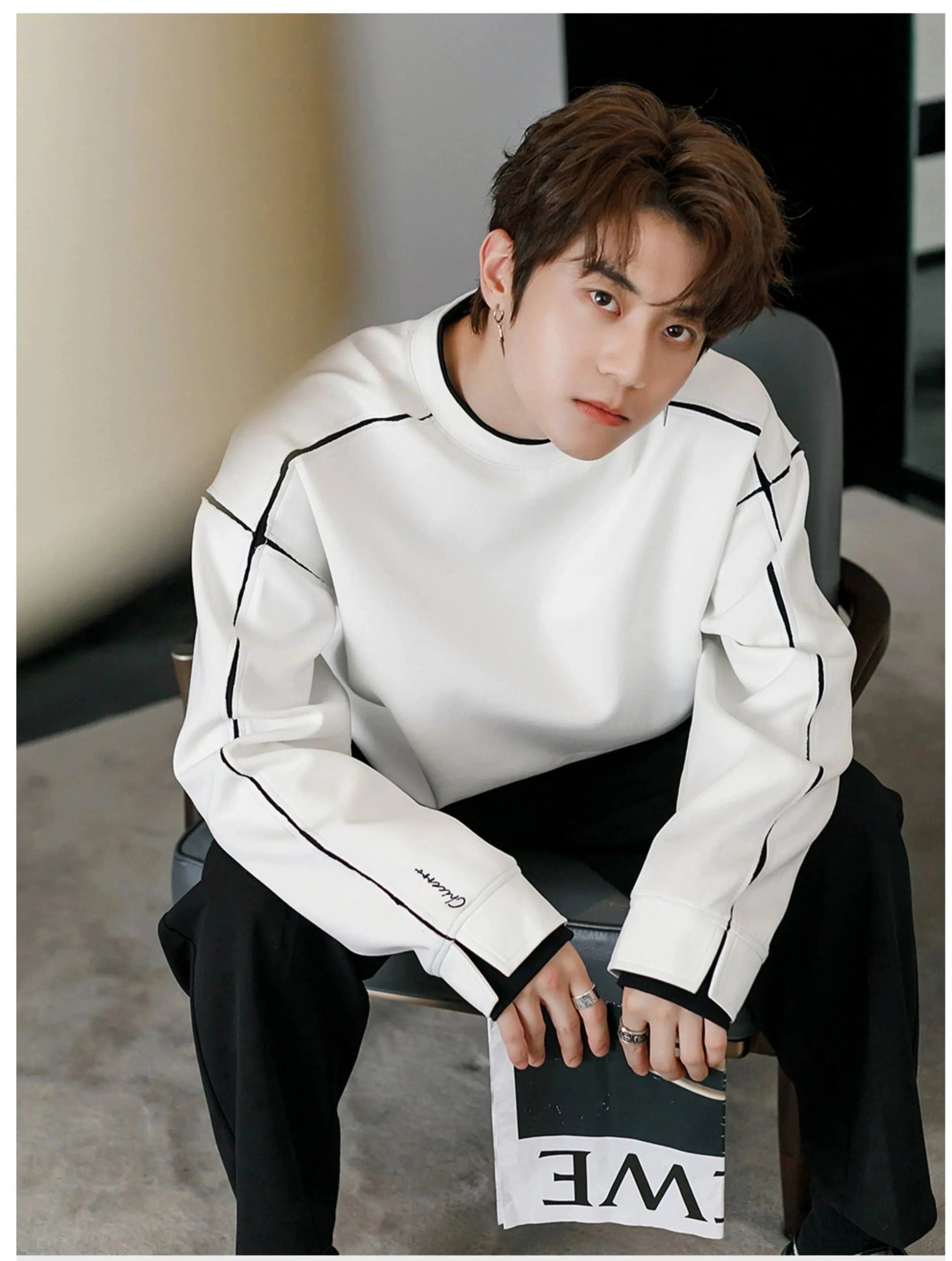 Contrast Color Line Sweatshirt
