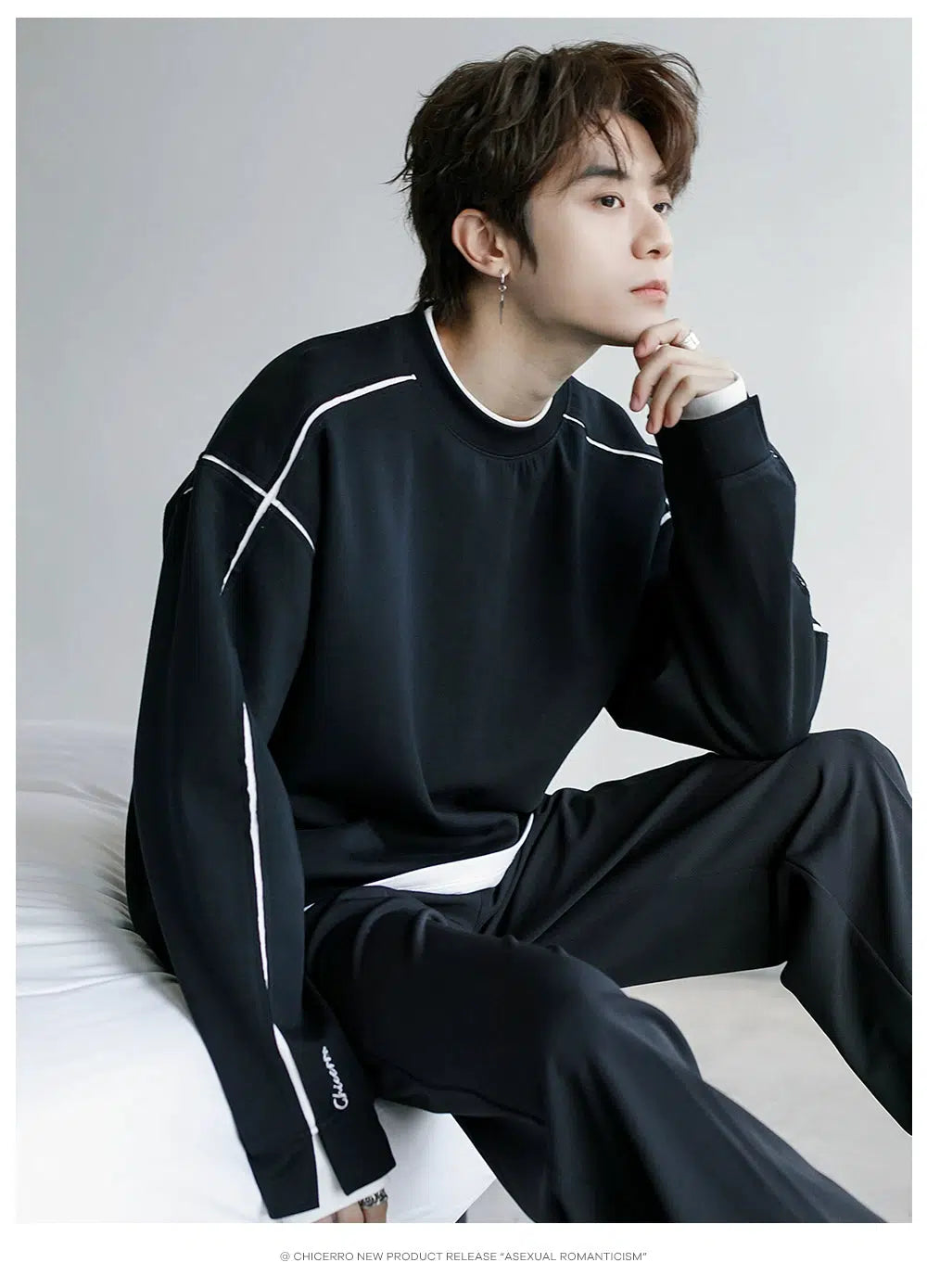 Contrast Color Line Sweatshirt