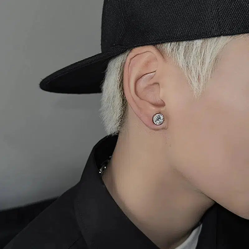 Dazzling Round Diamond Clip Earrings