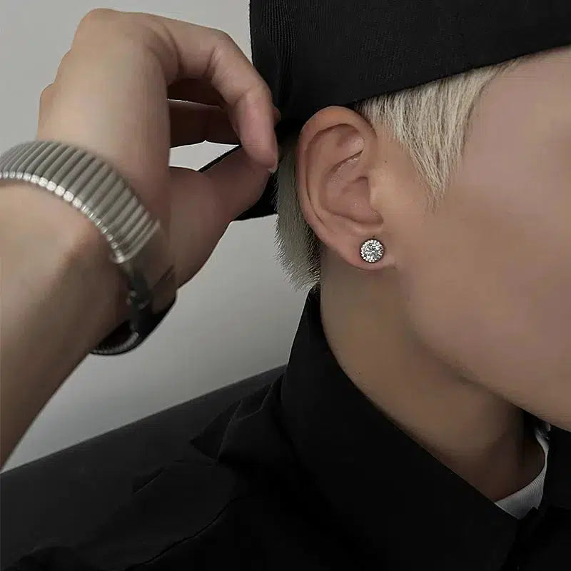 Dazzling Round Diamond Clip Earrings