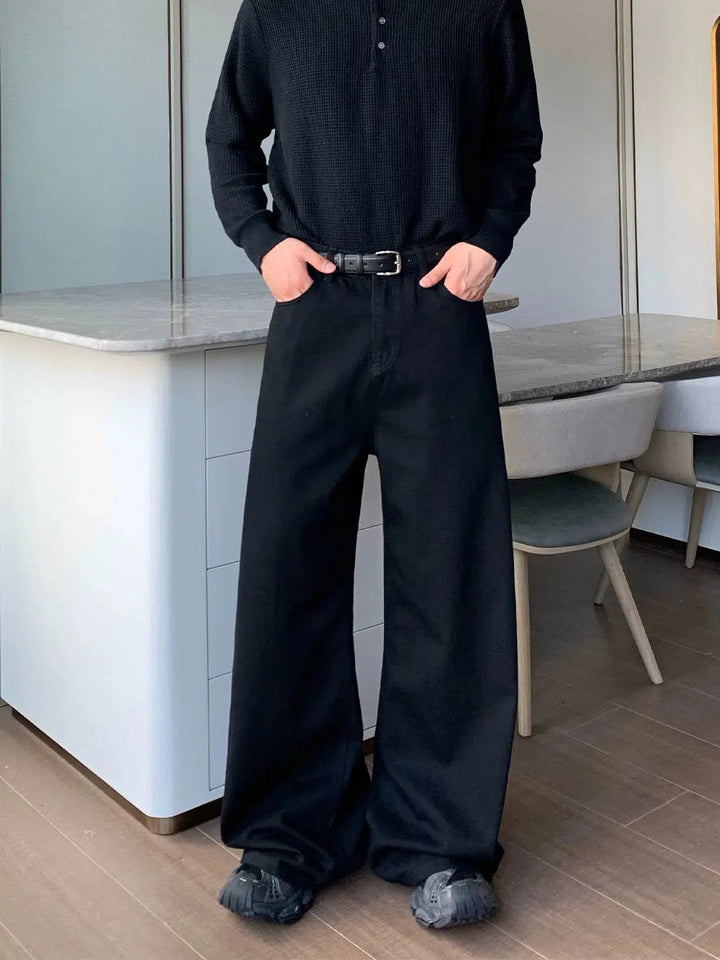 Distressed Mopping Wide-Leg Jeans
