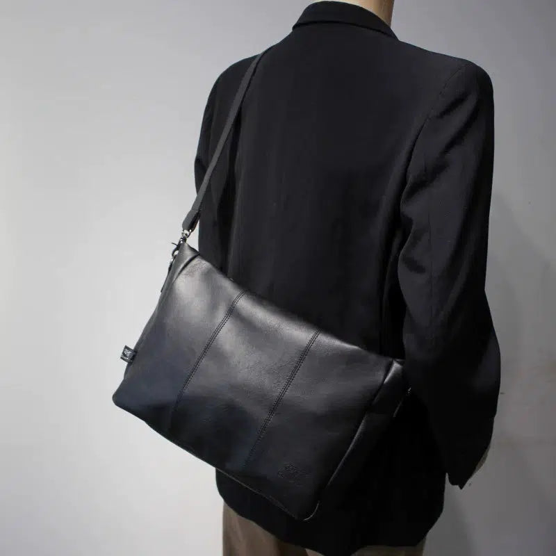 Elegant Leather Shoulder Bag