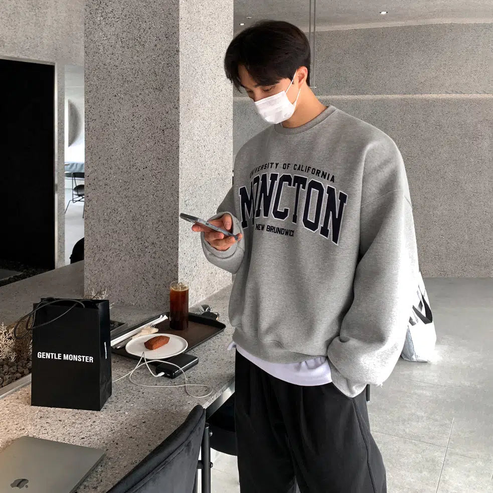 Embroidered Round Neck Sweatshirt