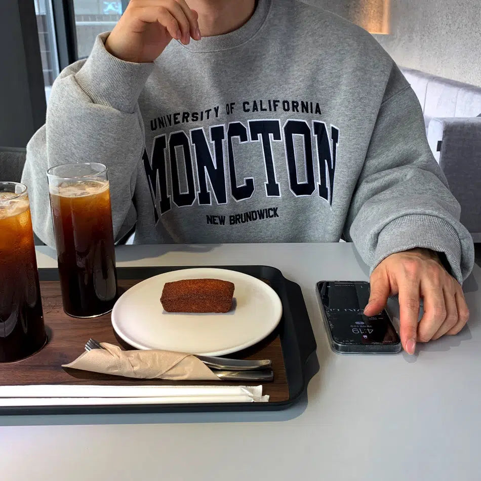 Embroidered Round Neck Sweatshirt