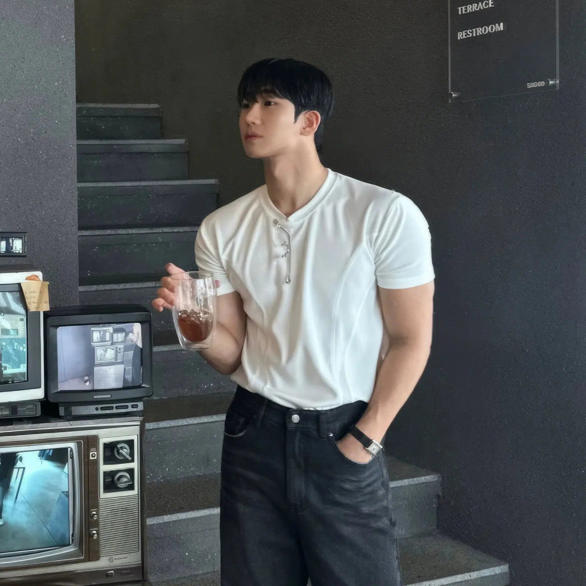 Fitted Crew Neck T-shirt