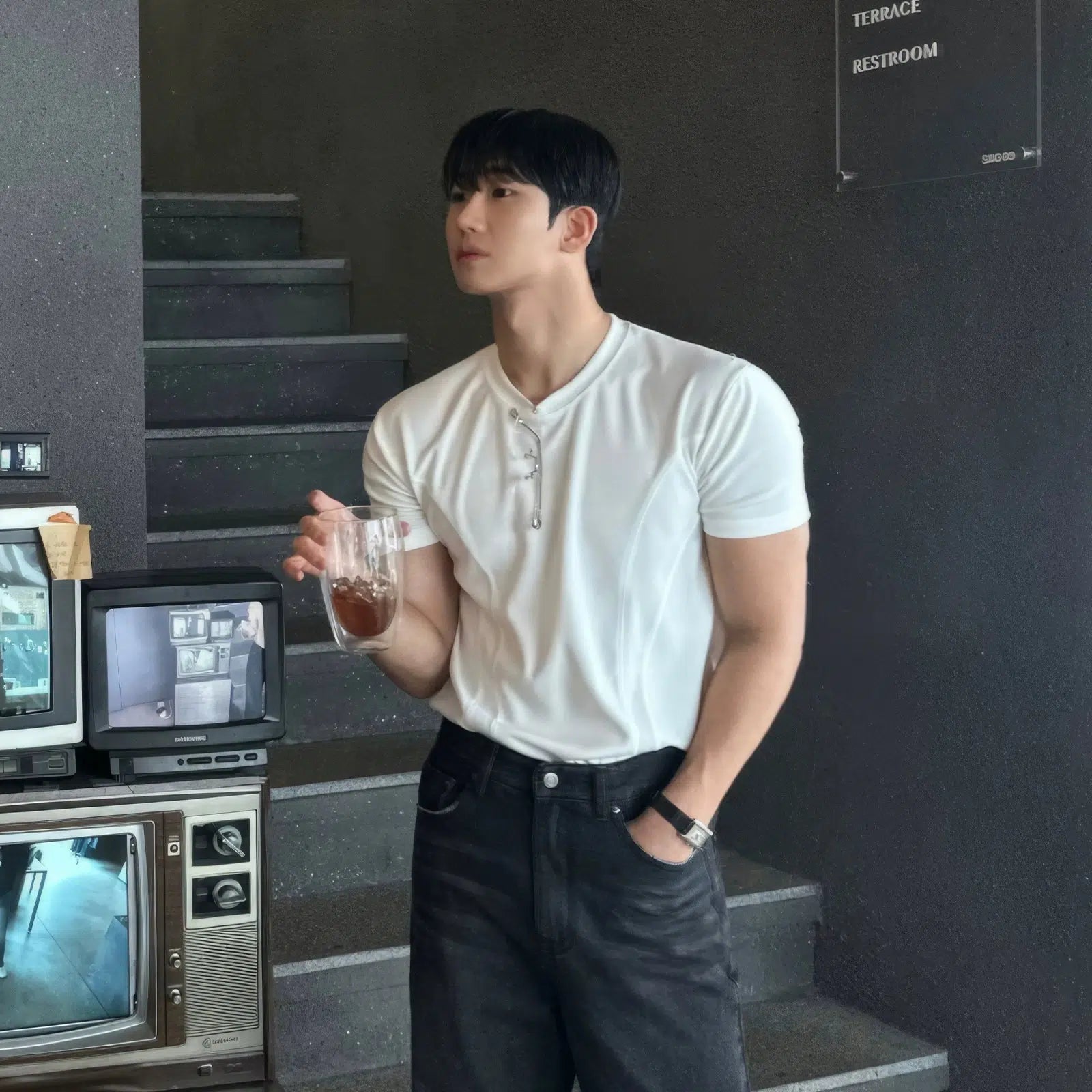 Fitted Crew Neck T-shirt