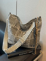 Geometric Pattern Shoulder Bag