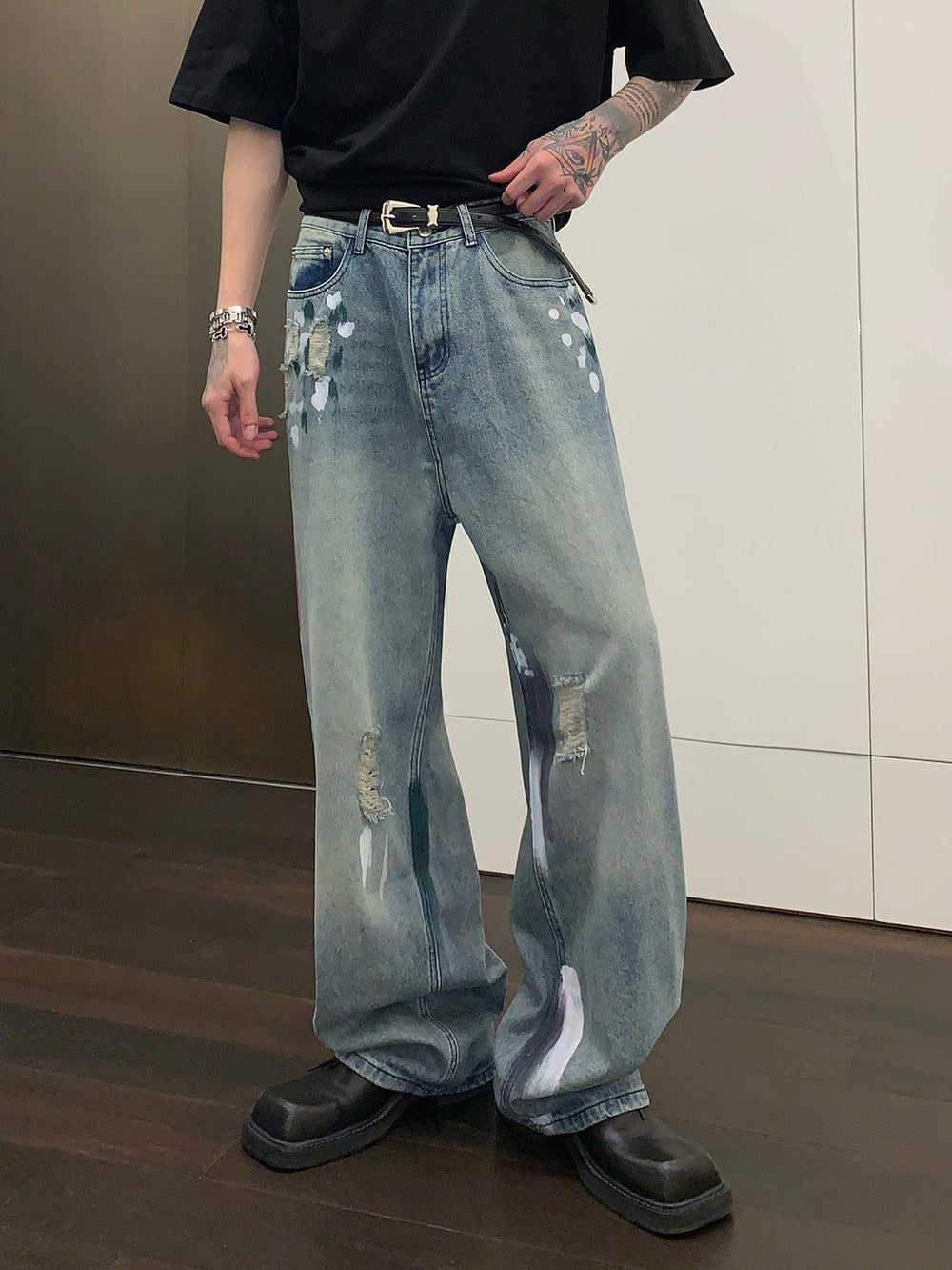 Graffiti Ripped Mopping Jeans