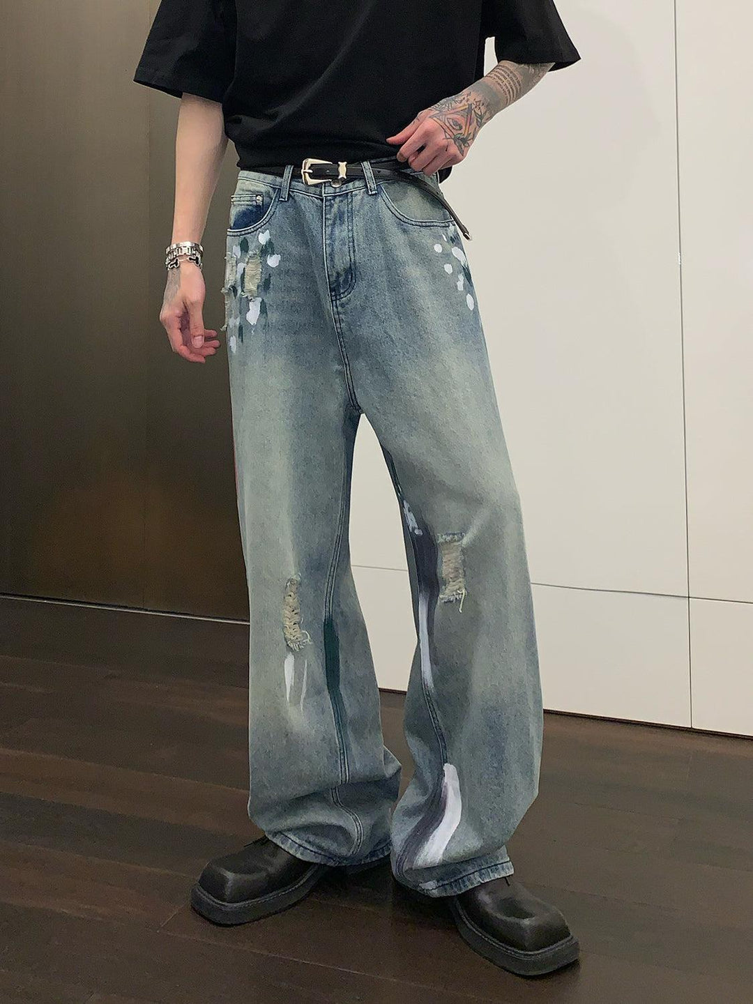 Graffiti Ripped Mopping Jeans
