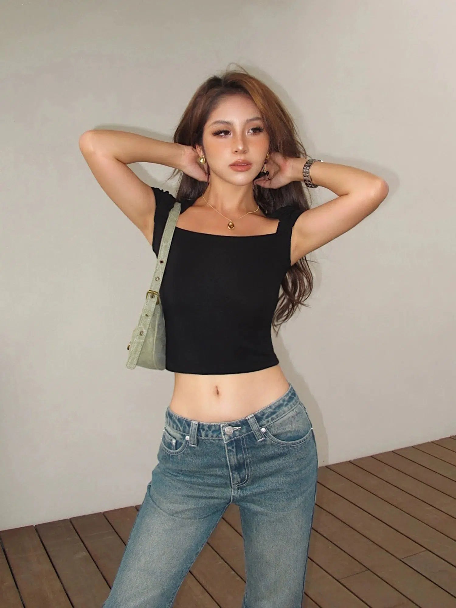 Halter Neck One-shoulder T-shirt