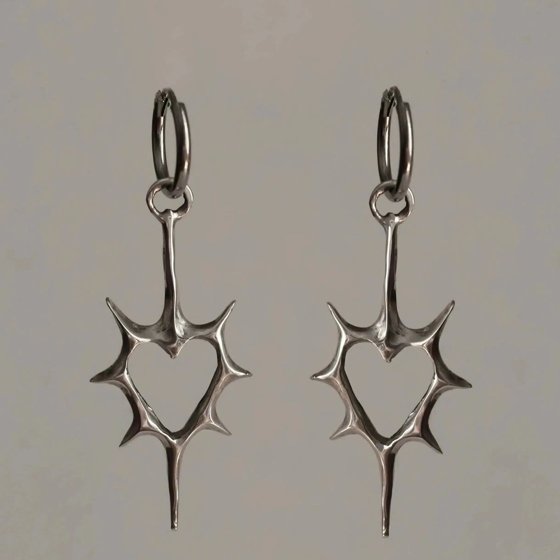 Heart Thorn Hollow Stud Earrings