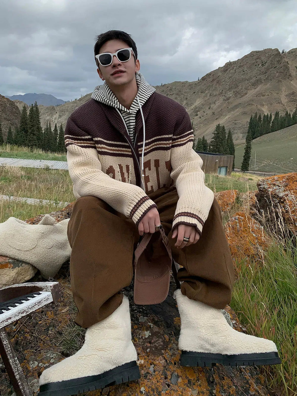 LONELY Graphic Knitted Hooded Jacket