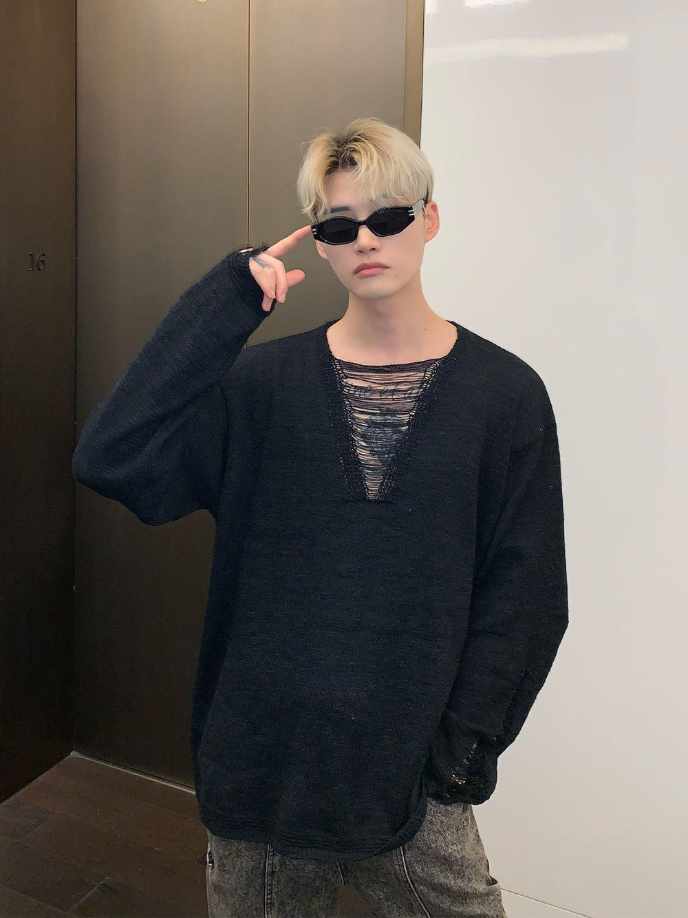 Long Sleeved Hollow V-neck Shirt