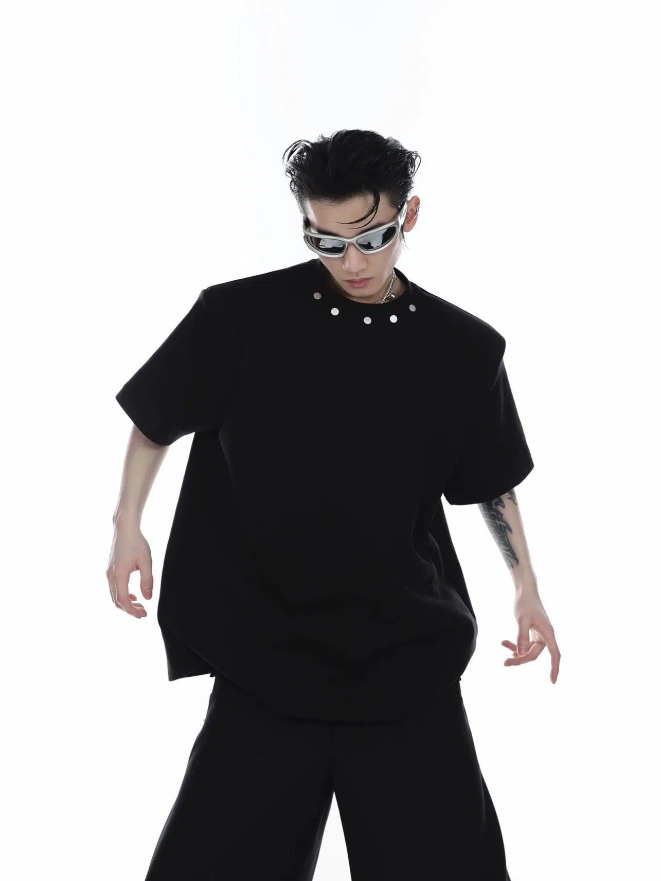 Metal Button Shoulder Pad T-shirt