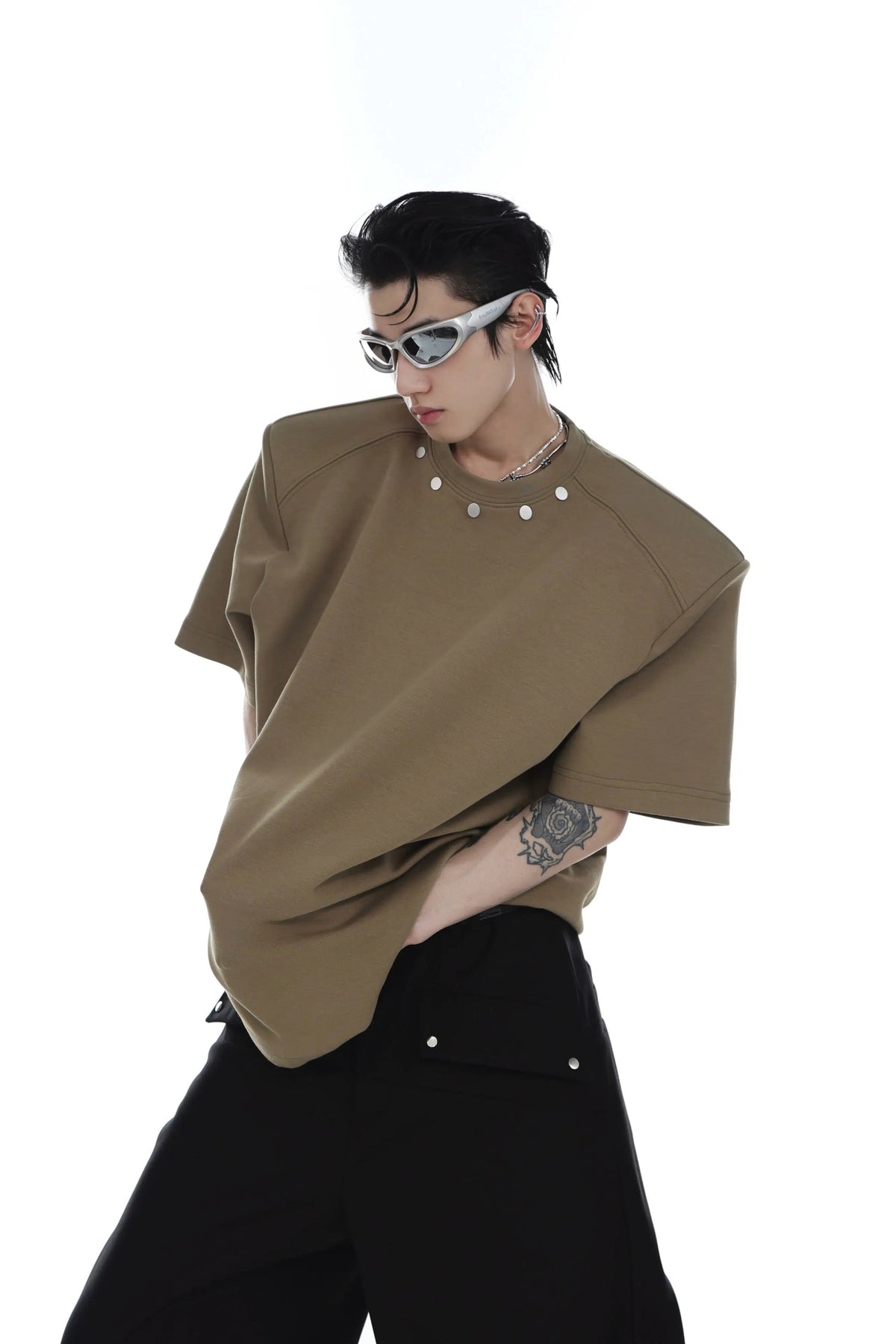 Metal Button Shoulder Pad T-shirt