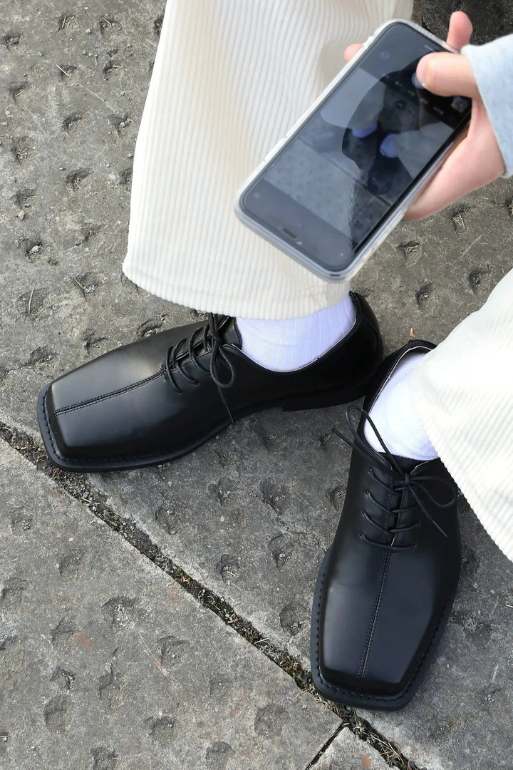 Midline Design Square Toe Leather Shoes