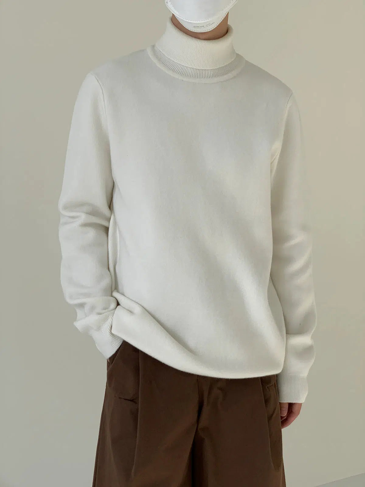Minimalist Slim Turtleneck Sweater