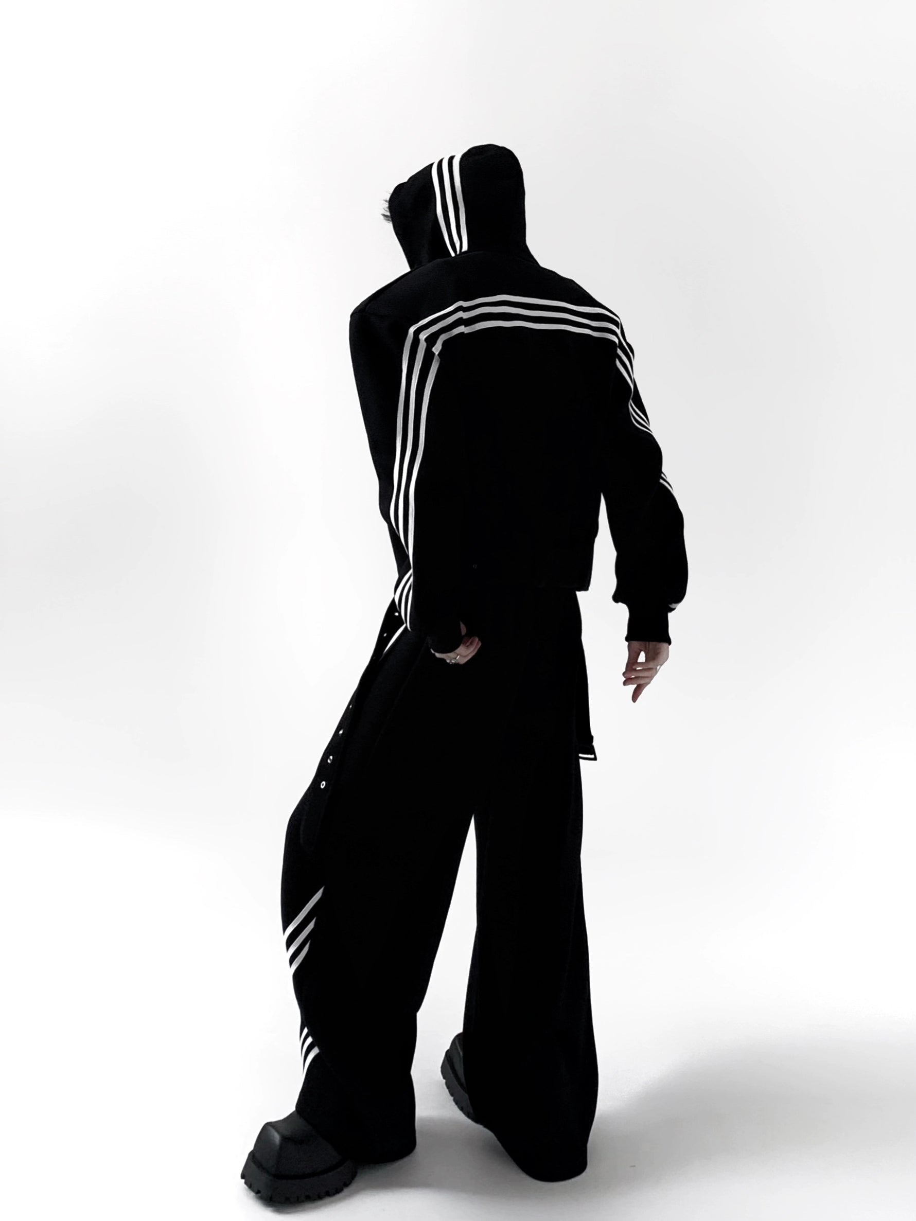 O1CN010zQs8j1qDC04jay8e