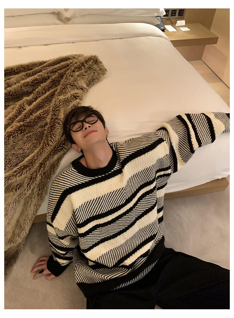 Lockerer gestreifter Pullover 