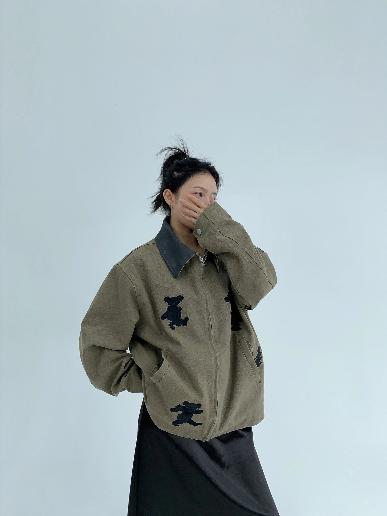 Giacca da lavoro in denim con ricamo di cartoni animati 