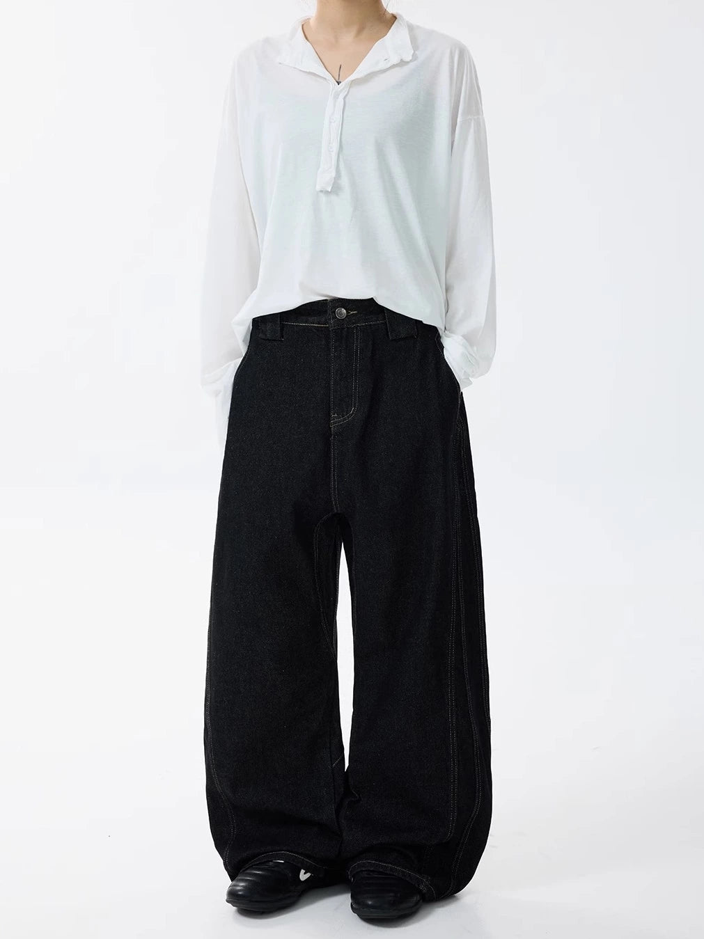 Weite, locker sitzende Jeanshose 